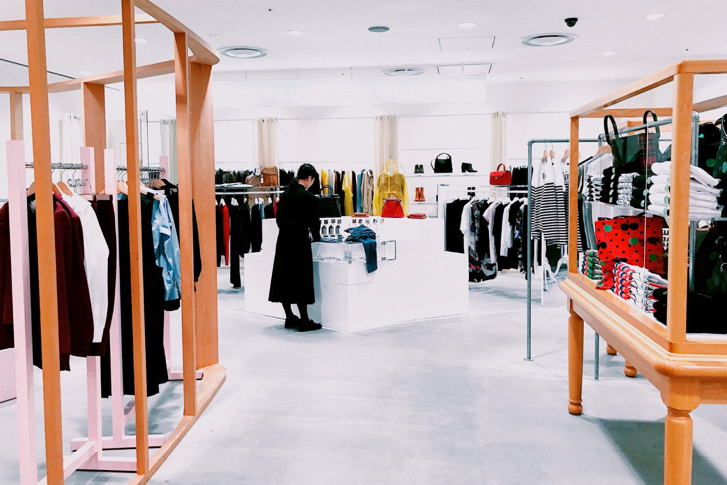 How to Make the Best Use of Space in Stores and Exhibitions?
